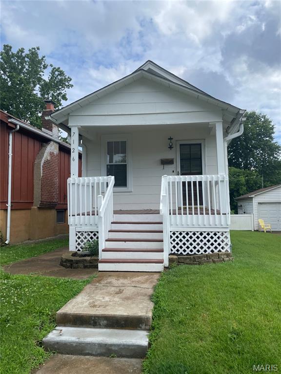 Beautiful 1 bed house on quiet street. Entire house has been remodeled on the inside. New kitchen, bath, flooring, and central A/C. New appliances!
1BR, 1BTH Refrigerator, gas stove, luxury vinyl floors throughout, deck, fenced back yard, washer/dryer hook-ups in sun porch.
Utilities: Tenant is responsible for electric, water, sewer, trash, lawn care and snow removal.

***IN PERSON SHOWINGS ARE REQUIRED PRIOR TO APPLYING IF YOU LIVE IN THE ST. LOUIS METRO AREA (PLEASE ALSO CALL US TO FIND OUT RENTAL QUALIFICATIONS AND MOVE IN DATE AVAILABILITY). IF YOU LIVE OUTSIDE OF THE METRO AREA, PLEASE CALL OUR OFFICE PRIOR TO APPLYING TO LEARN ABOUT RENTAL QUALIFICATIONS AND MOVE IN DATE AVAILABILITY. 314-781-0010.***