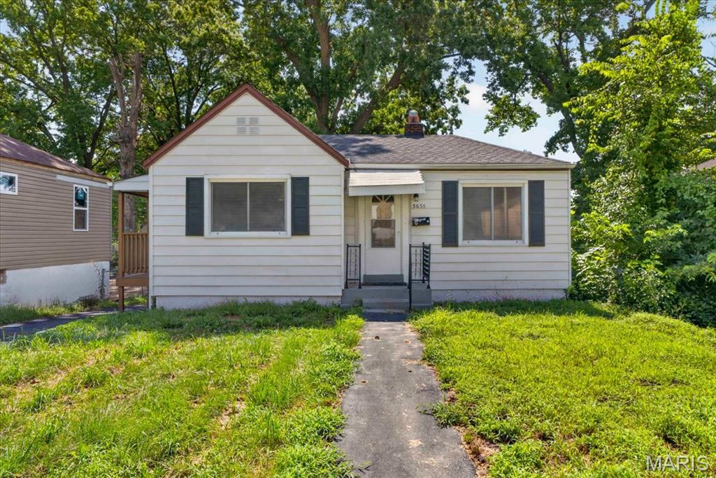 Excellent investment opportunity! This 2 bedroom, 1 bathroom home offers plenty of potential for investors looking to add to their portfolio or renovate and build equity. The functional floor plan provides a solid foundation for updates, making it an ideal fix and flip, rental property, or long term hold.