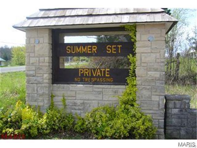 Come Build your own dream home in this Beautiful gated community! This lot is ready for your Lake home, or Weekend getaway! Your Builder
your plan. Or Just come enjoy all the amenities that this community has to offer. It is like being on vacation 365 Days a year. Come
enjoy the 3 Lakes, annual fishing tournaments, Or just relaxing fishing, Beach, Swimming, Campgrounds, and all the other community
activities that Summer Set has to offer. Leave all the hustle and bustle behind and just sit back and enjoy life! Community includes
Mostly paved roads, underground utilities /Community sewer/water maintained by Jefferson county public sewer district. Electric is
available close by. Is located in a platted community with lots of Beautiful homes. Come make this one yours today and get started so
you will be ready to enjoy Summer!