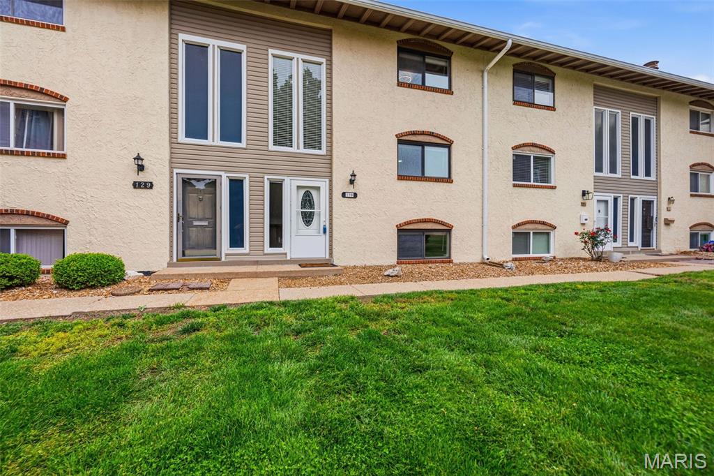 Affordable living in Rockwood schools! This fully renovated townhouse offers space to spread out in the heart of town. Luxury vinyl plank floors flow throughout the large living room, separate dining, and updated kitchen with stainless steel appliances, quartz countertops, white cabinetry, backsplash and pantry. Step out your sliding door to the privacy fenced patio. Upstairs you’ll find three bedrooms including an en-suite with walk in closet. The lower level family room is the perfect hang out space with a bonus room for sleeping quarters or working from home. Walk over to Bluebird park and enjoy summers at the aquatic center.