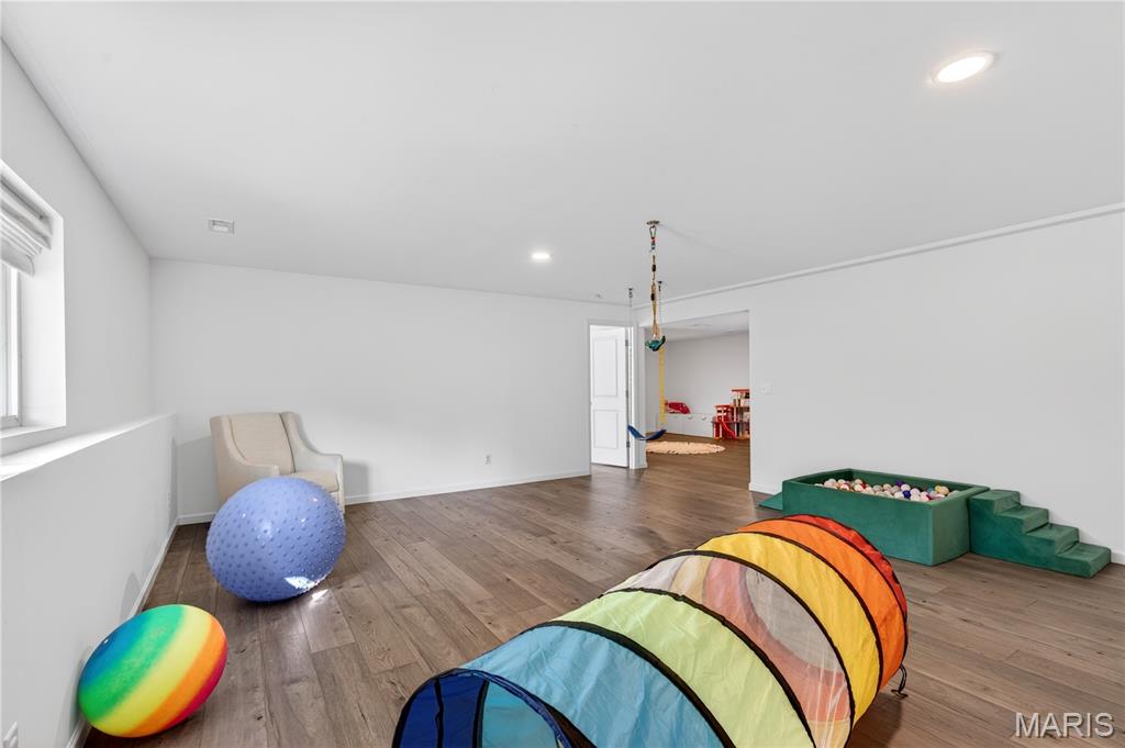 Carlton Glen Estate #12 - Residential