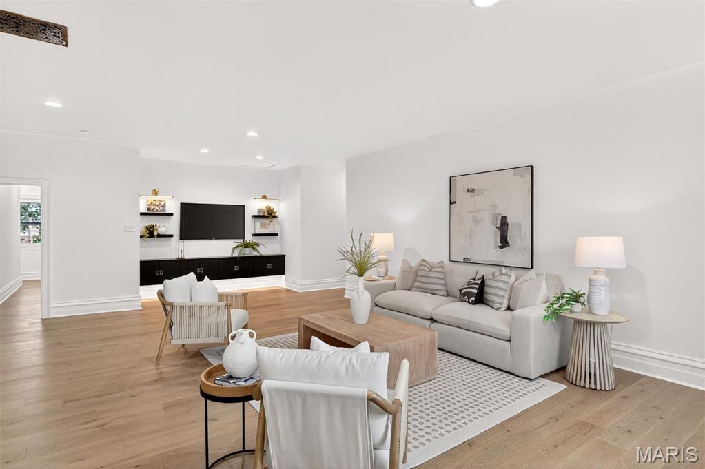 Fullertons Westminster Place - Residential Income