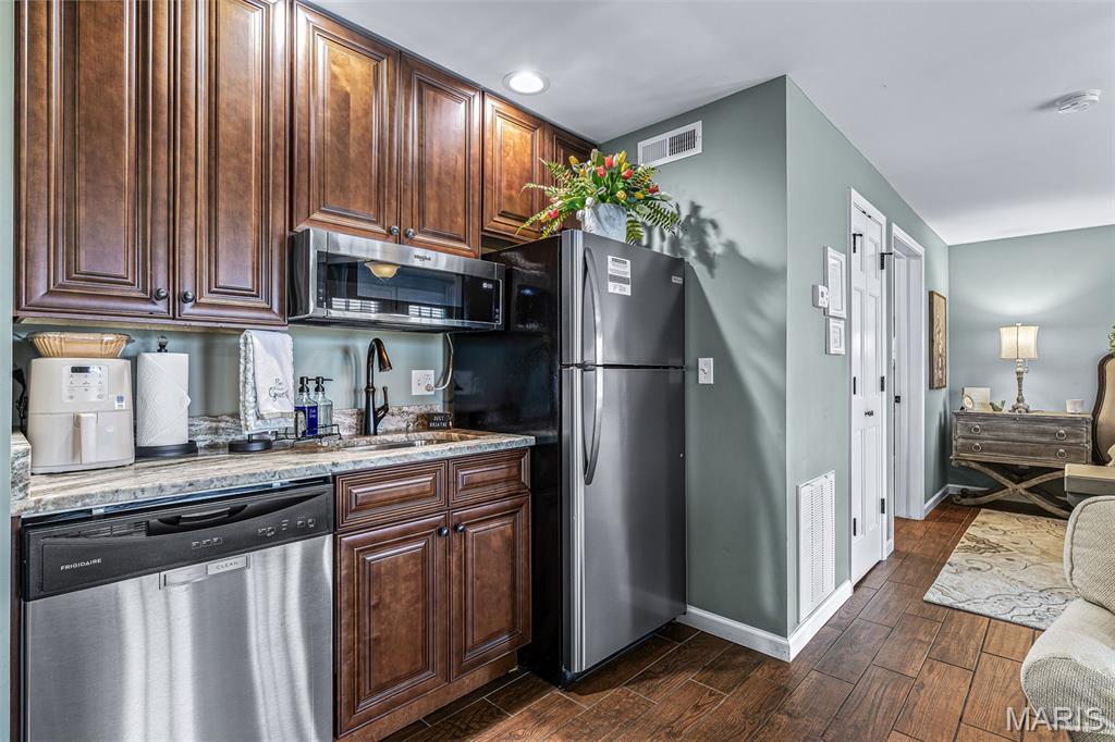 Chaumette Villages - Commercial Sale