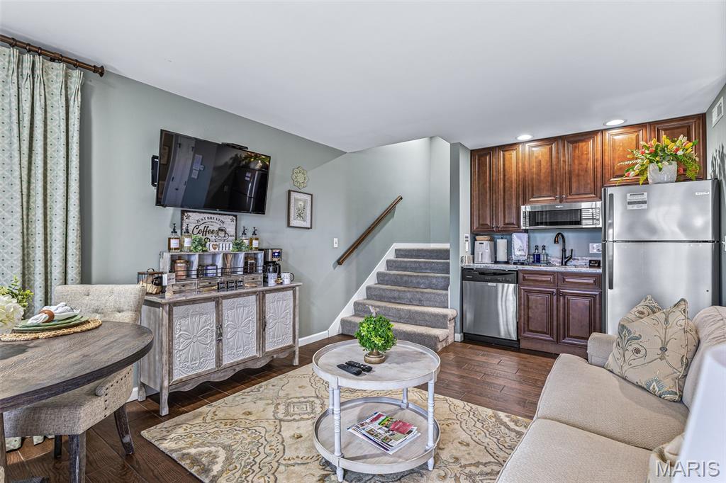 Chaumette Villages - Commercial Sale