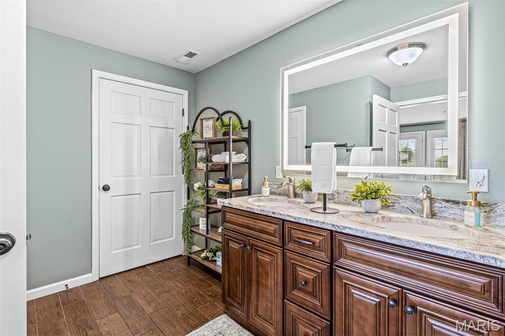 Chaumette Villages - Commercial Sale