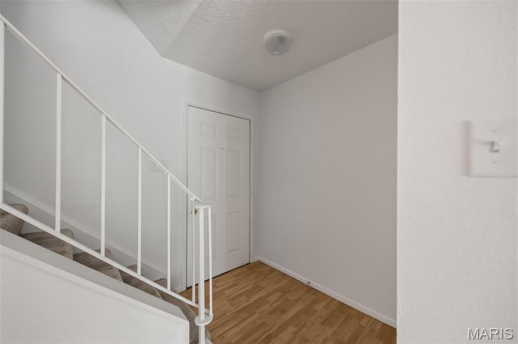 Parkway Twnhs At Village Green - Residential
