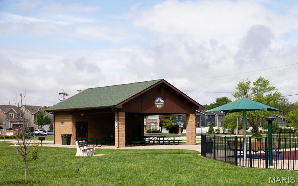 Est of Fairfield Manor - Residential