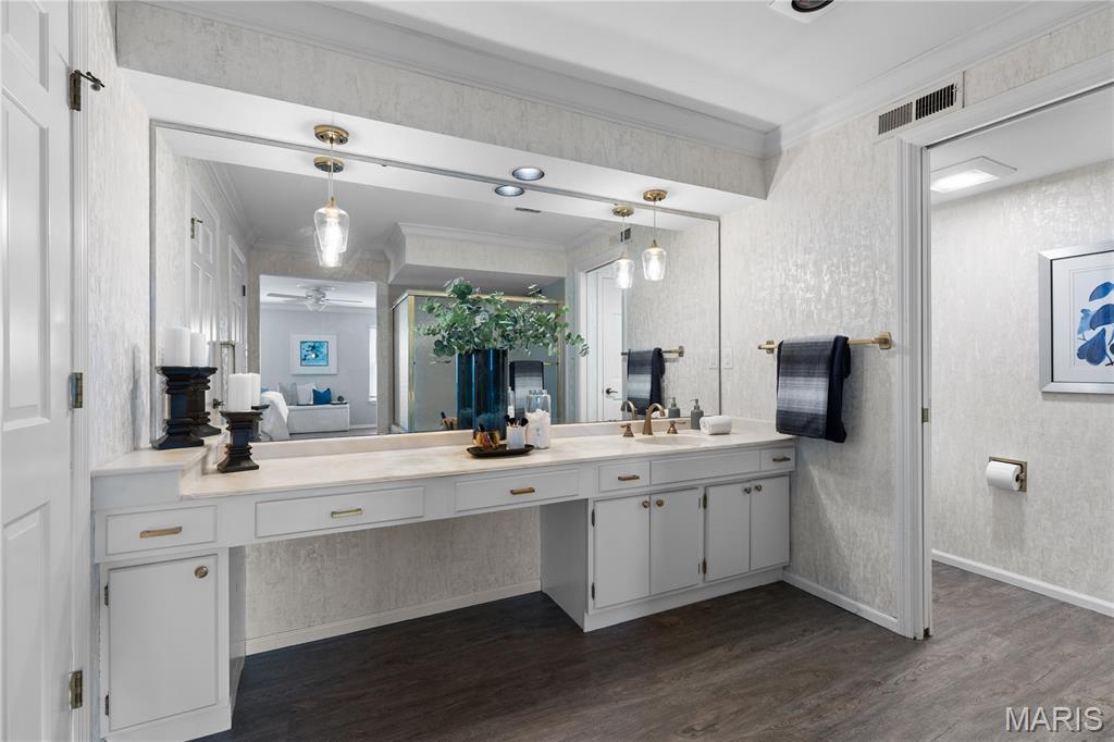 Cambridge Courts Condo - Residential
