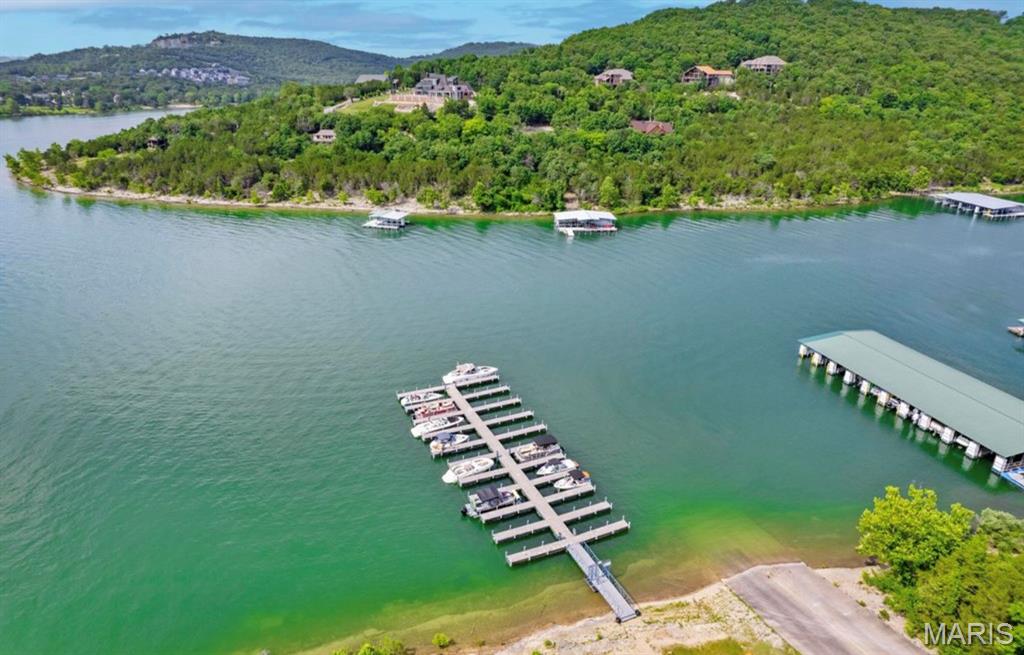 Emerald Bay Yacht Cl - Residential