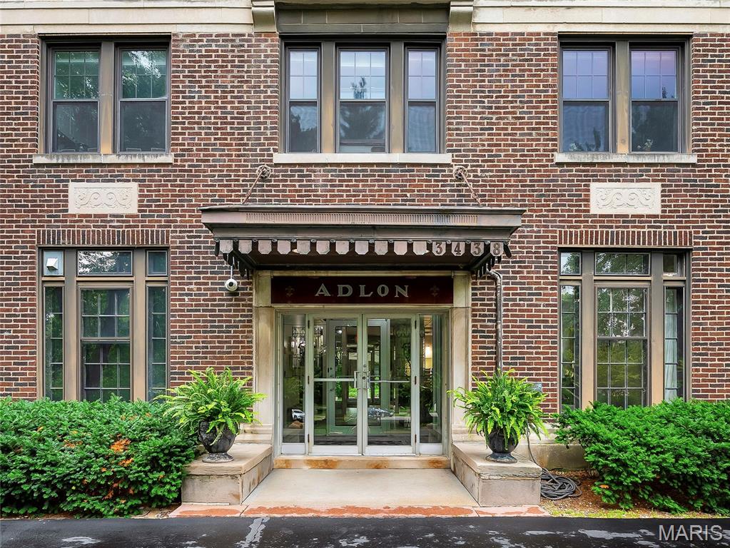 Public Remarks
Charming 1BR in the sought-after Adlon Condominium building! Unit 604 features hardwood floors, fresh paint, a great view and a garage parking space. You’ll love the bright, open floor plan, with plenty of smart storage. Flexible Living/Dining room gets great Southern light. Sleeping area with French doors comfortably accommodates a Queen bed. Kitchen features painted cabinets, a gas range, and two pantry closets! Bathroom boasts cool Vitrolite tile on the walls, original tile floor and updated vanity. Condo fee covers most utilities (water, sewer, trash, heat & hot water), maintenance and landscaping of the parklike grounds. On-site laundry room, on-site bike storage and private 5' x 5' storage locker included. Leave your car in your assigned garage space and walk to parks, shopping and fantastic local restaurants! Well-managed association and wonderful community with many long-term residents. Make it your part-time pied-a-terre or enjoy the low-maintenance lifestyle full time! Either way, this is City living at its absolute best!