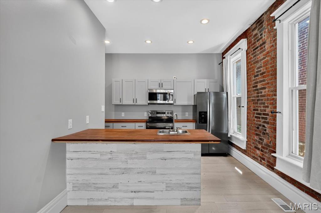 St Louis Commons Add - Residential