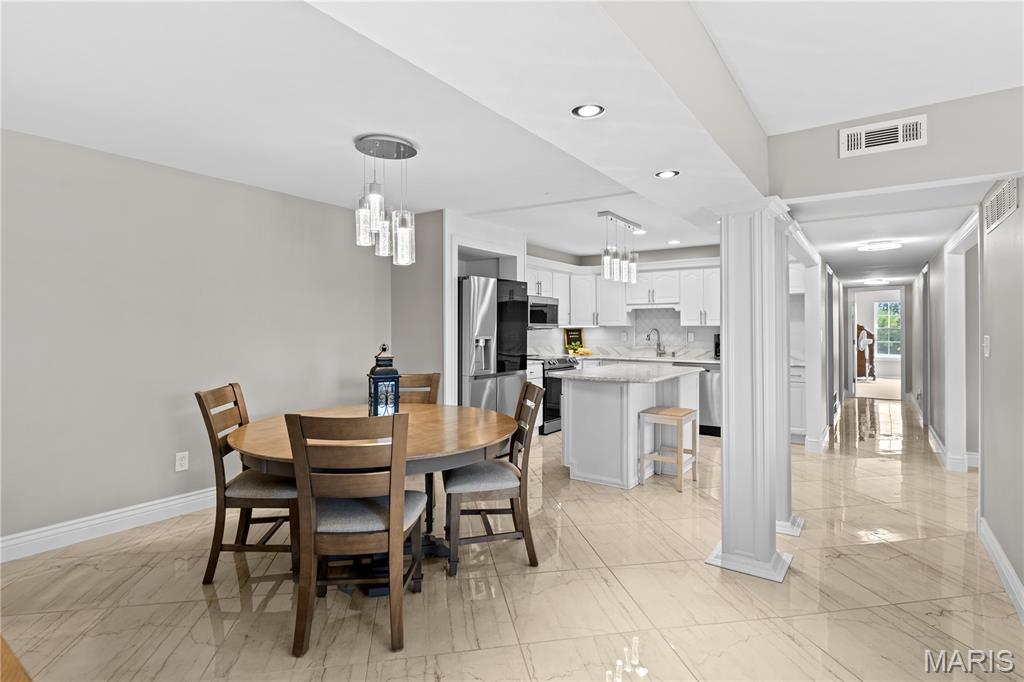 Cambridge Courts Condo - Residential