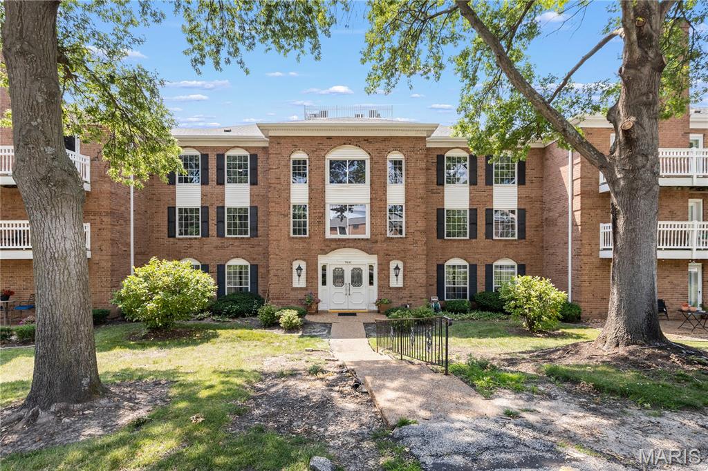 Cambridge Courts Condo - Residential