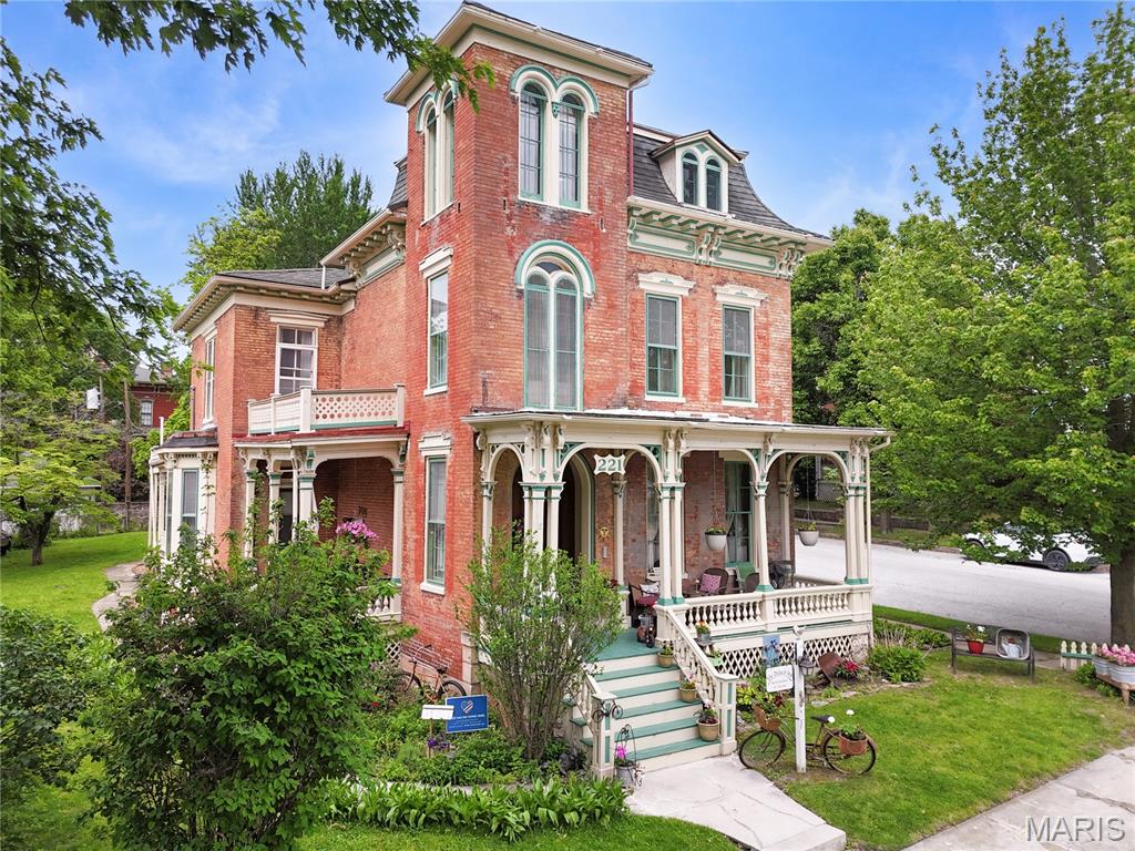 Hannibal Original Town - Commercial Sale