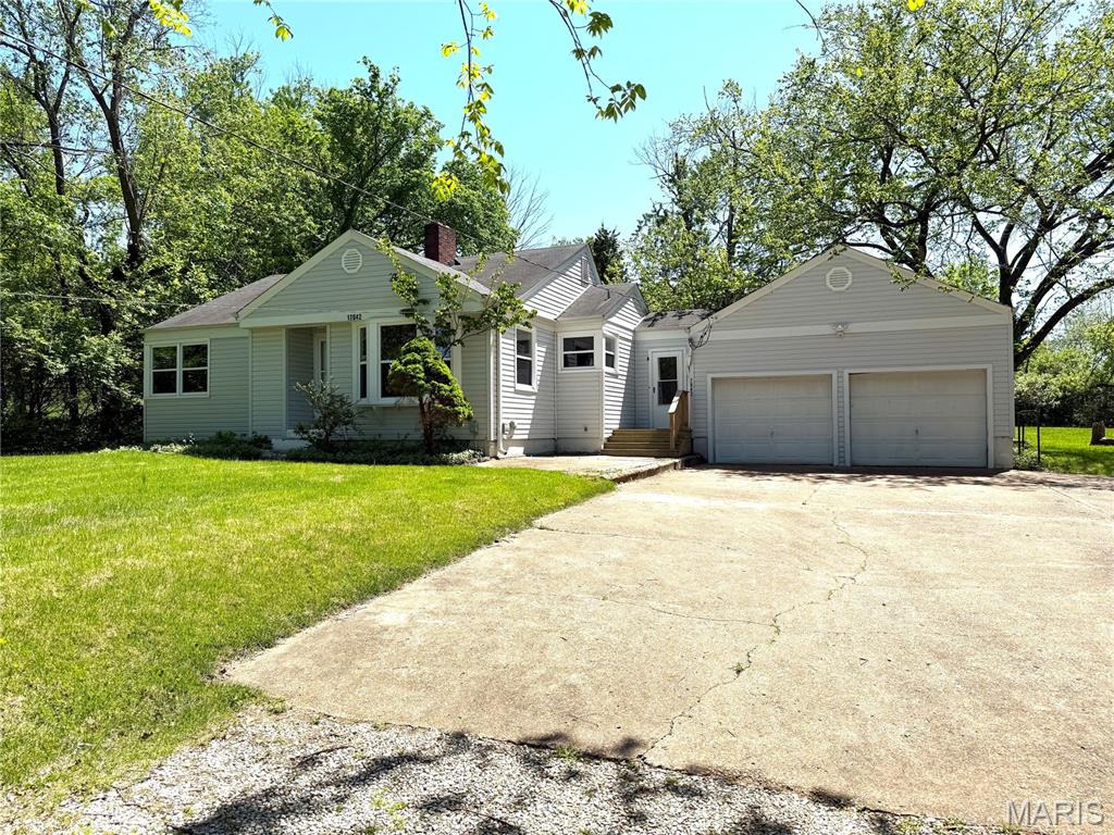 This 1-acre, gently rolling property offers both wooded and open yard spaces .  The house was built in 1947 and is now being sold in its as-is condition.  Priced as a rare opportunity in one of St. Louis County's fastest-growing suburbs.  This lot could also be combined with 2 lots also for sale at 17052 Manchester Rd. -and- 17058 Manchester Rd.  Peaceful, wooded surroundings with convenient walking access to the Wildwood Town Center.  Families will appreciate the highly acclaimed Rockwood School District, known for academic excellence. This blank canvas is perfect for owner-occupants, landlords, builders, or developers.  Don't miss this exceptional offering—schedule your showing today and bring your ideas to life at 17042 Manchester Rd!  Property is being sold as-is.  Due to the death of one of the owners of this property, the property is in an Estate and is being sold "As-Is" and no warranties are being made.  Owner has never lived in the property.




Leased home
Sits back off the road on large 1 acre lot,
Heart of Wildwood, near Town Center, East of Hwy 109. 
City of Wildwood walking trail out front.  Walk to Town Center,
Public Water with Private Sewer