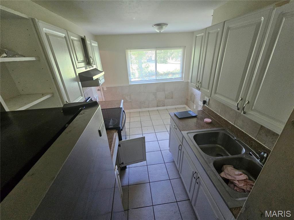 Hathaway Manor 9 - Residential