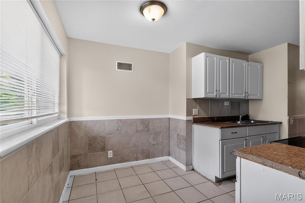 Hathaway Manor 9 - Residential