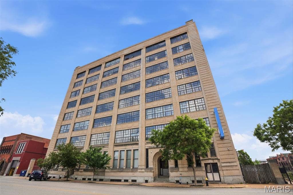 Lofts/2020 Washington - Residential