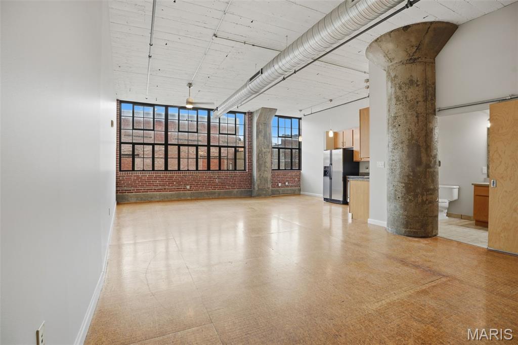 Lofts/2020 Washington - Residential