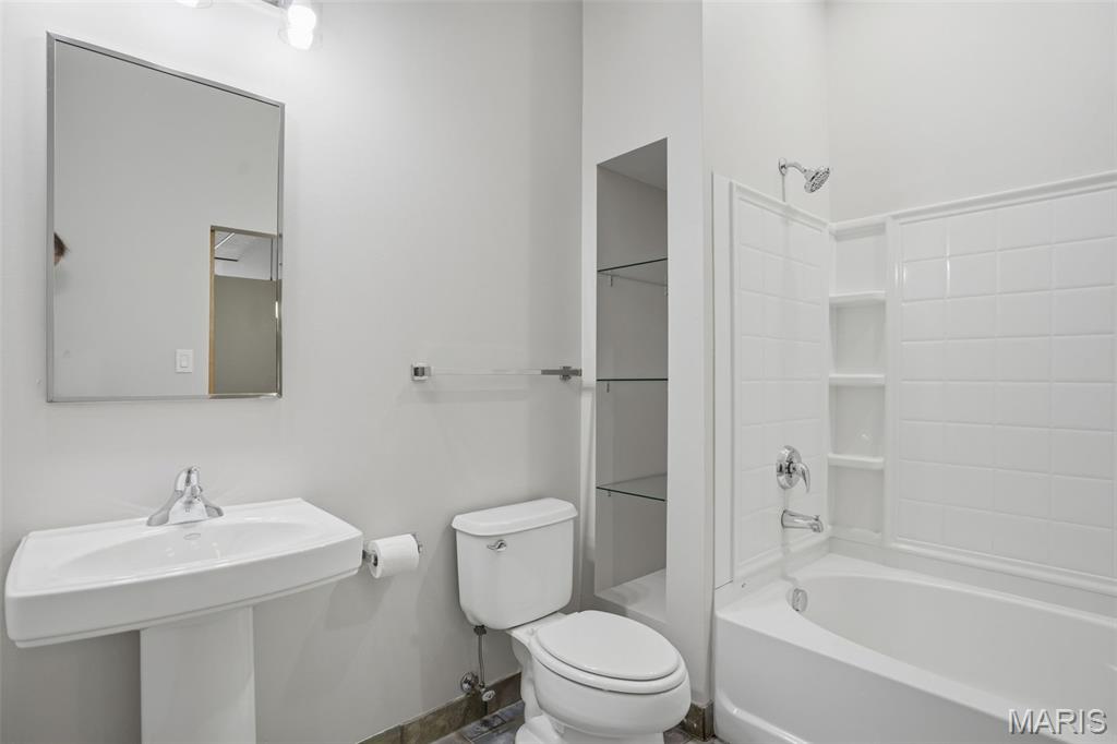 Lofts/2020 Washington - Residential