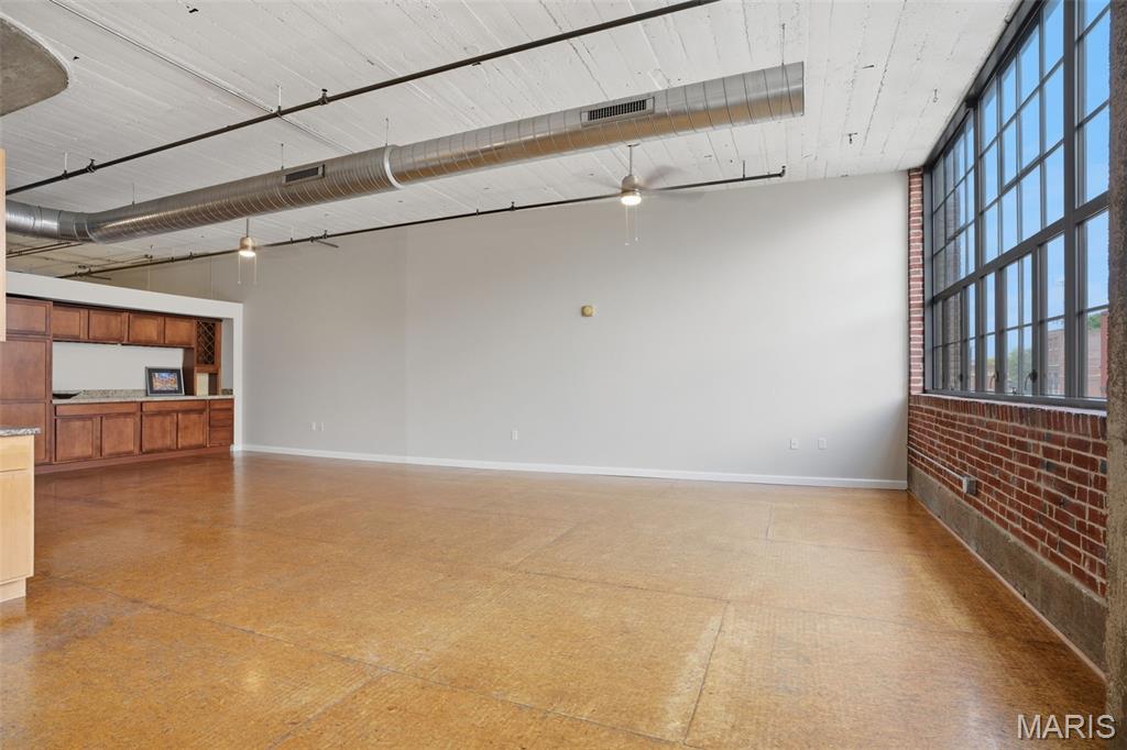 Lofts/2020 Washington - Residential