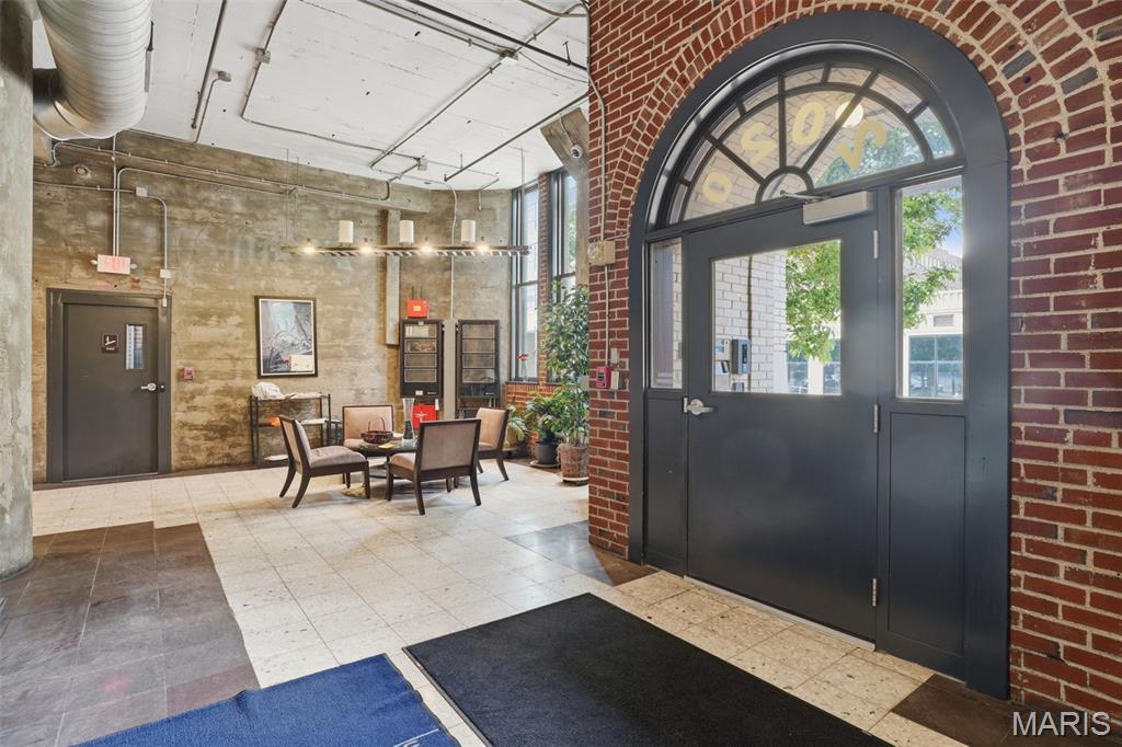 Lofts/2020 Washington - Residential