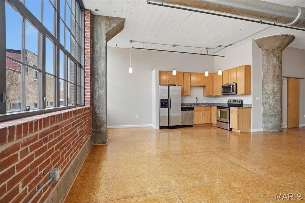 Lofts/2020 Washington - Residential