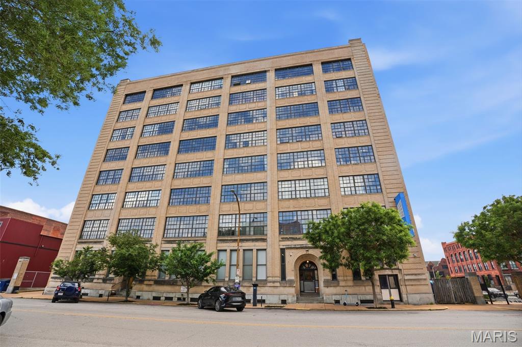 Lofts/2020 Washington - Residential