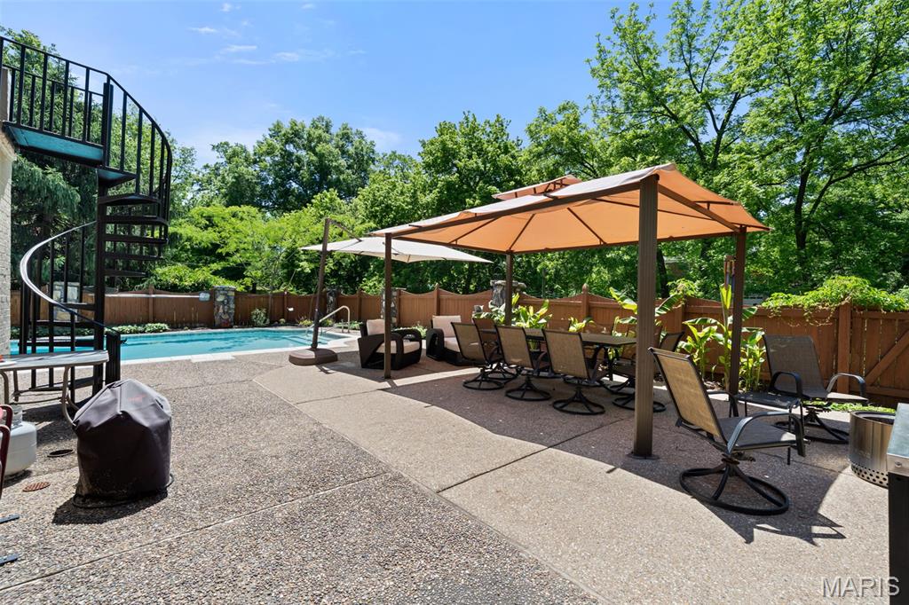 Bellerive Acres - Residential