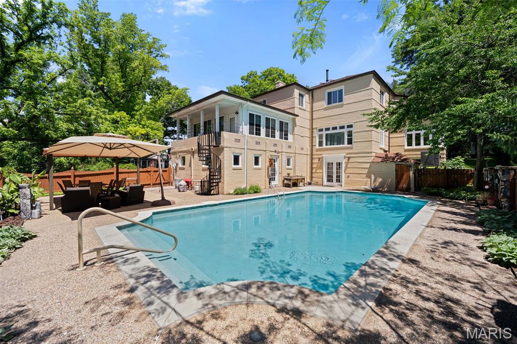 Bellerive Acres - Residential