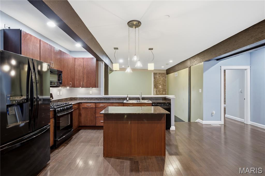 Pestalozzi Lofts Condos - Residential
