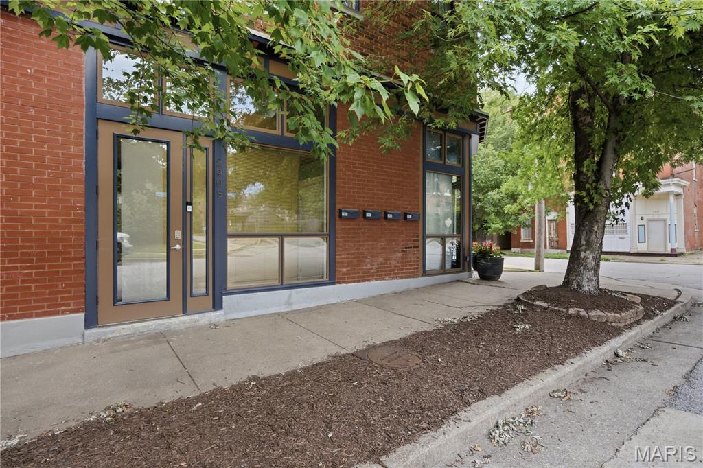 Pestalozzi Lofts Condos - Residential