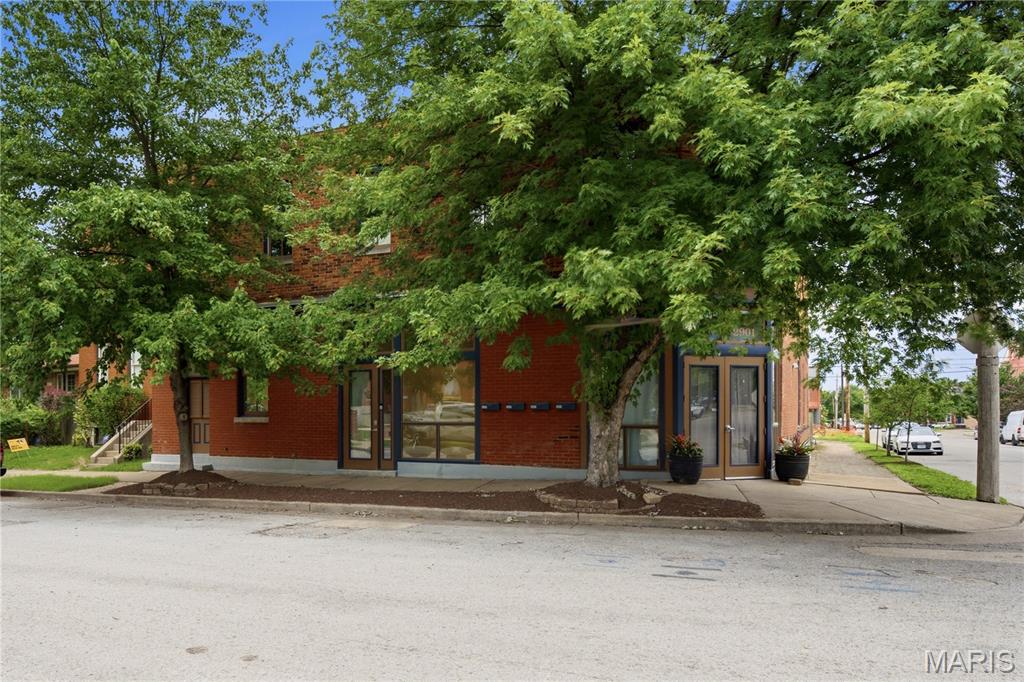 Pestalozzi Lofts Condos - Residential