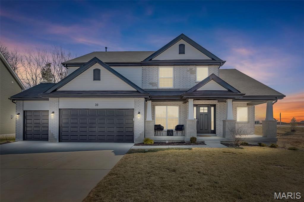 Hawk Ridge Trail Estate - Residential