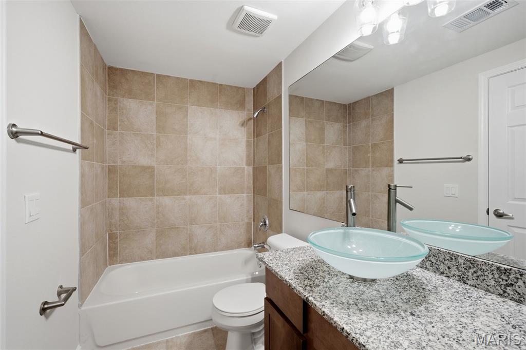Pershing Ave Condo - Residential