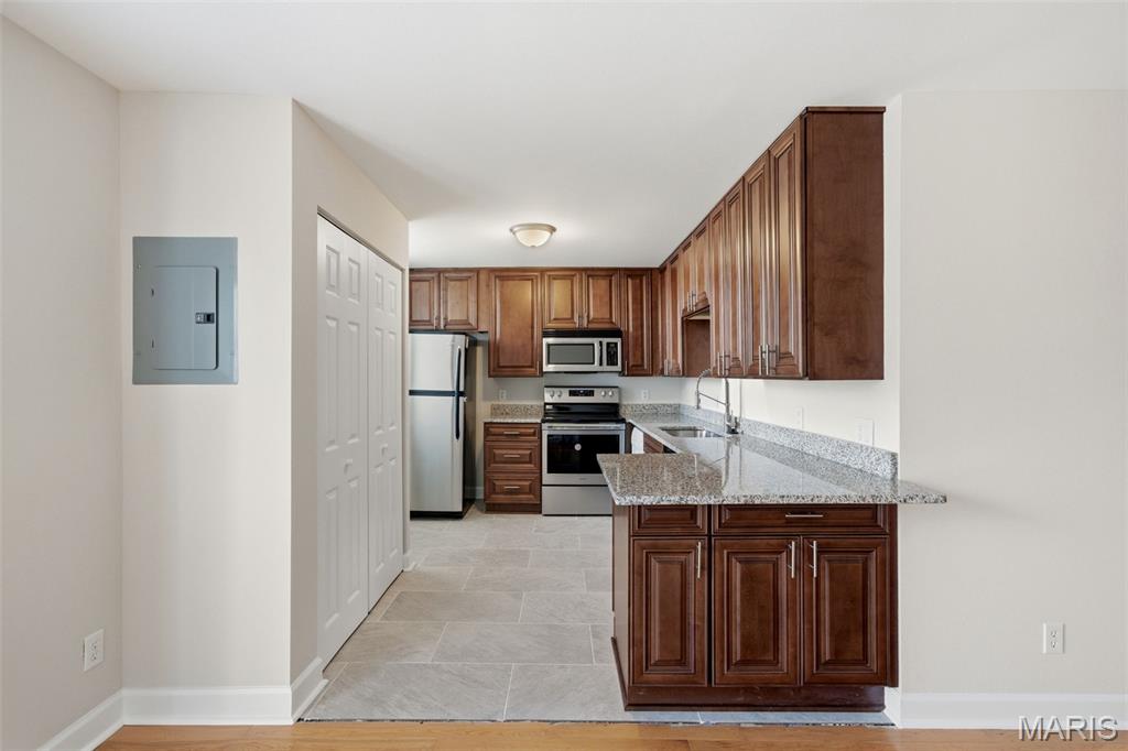 Pershing Ave Condo - Residential