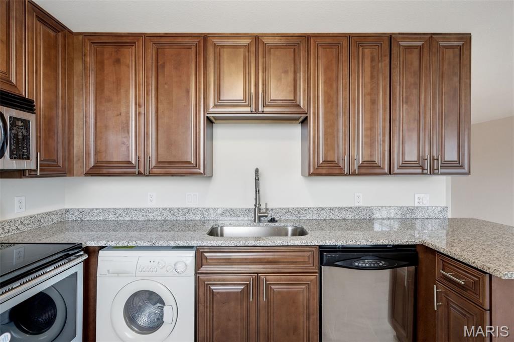 Pershing Ave Condo - Residential