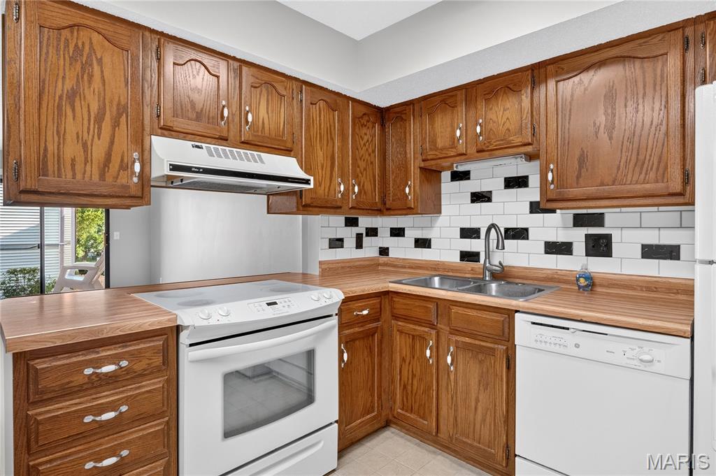 Summergate Garden Condos Ph1 1st Ammended - Residential