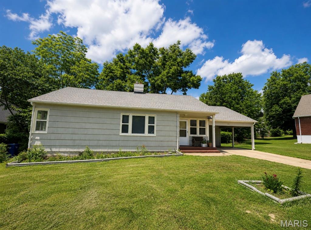 This charming 3 bed, 1 bath home is located right in the heart of Warrenton; It's hard to beat a home like this! Large back yard is fully fenced and tons of space with ample shade. Large car port, covered patio, being located on a dead end street and brand NEW roof will make you fall in love. Hardwood floors sprawl through living room and all 3 bedrooms. In the home you will also find a large attic space that could be used for storage or you could finish for even more living area.