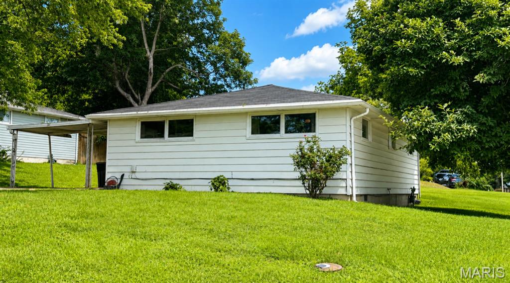 Looking for a home that’s full of charm, convenience, and value? This adorable 2-bedroom, 1-bath home sits on a spacious corner lot just one block from Jackson City Park!  Beautiful wood floors.  Abundance of natural light throughout.  Spacious laundry room.  Comfortable one-level living .  Large corner lot

Whether you’re a first-time buyer, looking to downsize, or searching for an investment opportunity, this home offers affordability and convenience in a fantastic location.
Close to parks, schools, shopping, and all that Jackson has to offer!
