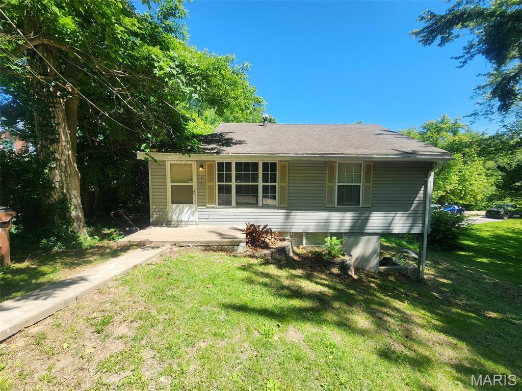 Investment opportunity! This occupied 2 bed, 1 bath rental property is currently generating $850.00 per month in rental income. This property offers great potential for investors looking to expand their portfolio or add a cash-flowing property. Please do not disturb tenant.