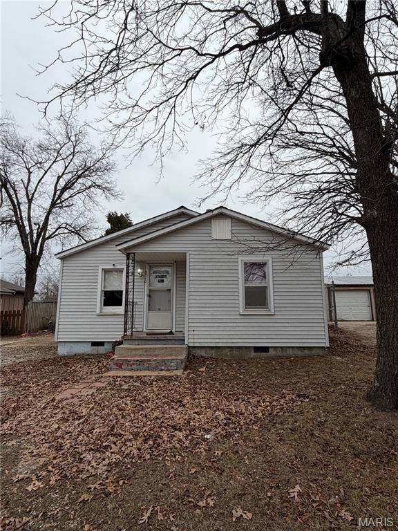 2-bedroom, 1 bathroom house currently rented for $475 per month. Property is being sold as-is. Suitable for an investor or rental portfolio addition.