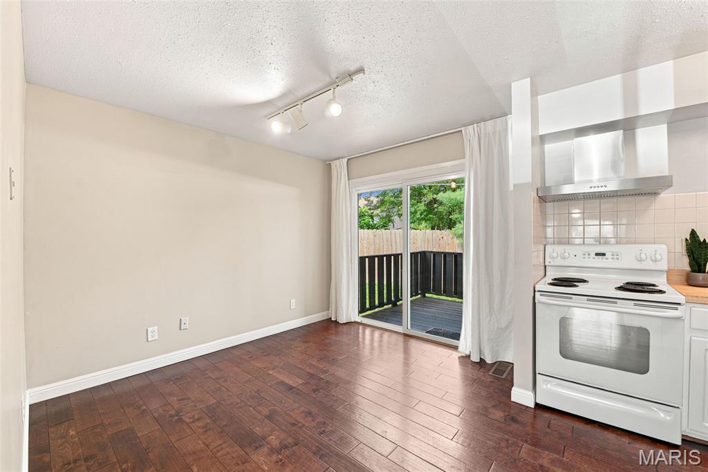 Burtonwood Manor 2 Condo - Residential