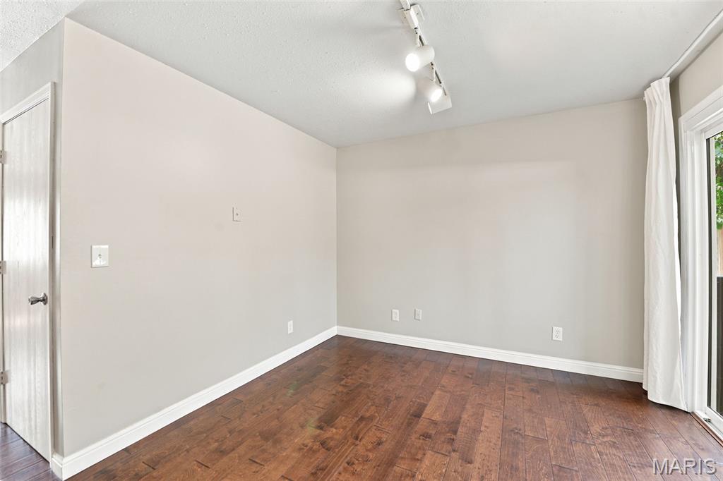 Burtonwood Manor 2 Condo - Residential