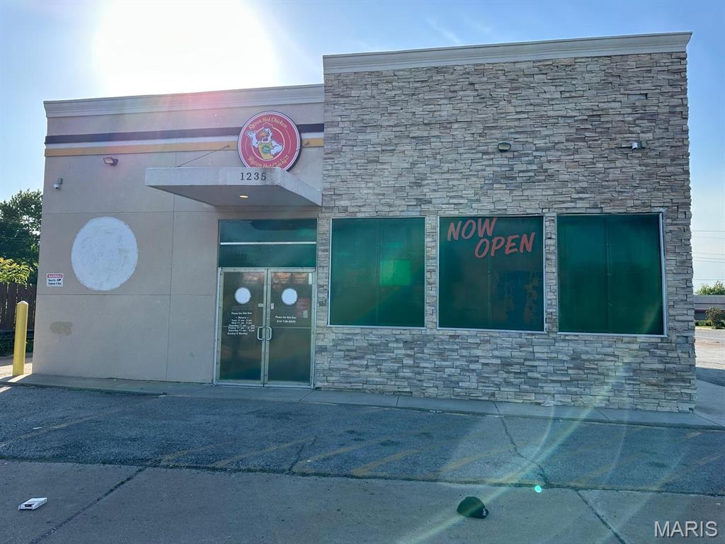 Lindell Add 01 - Commercial Sale