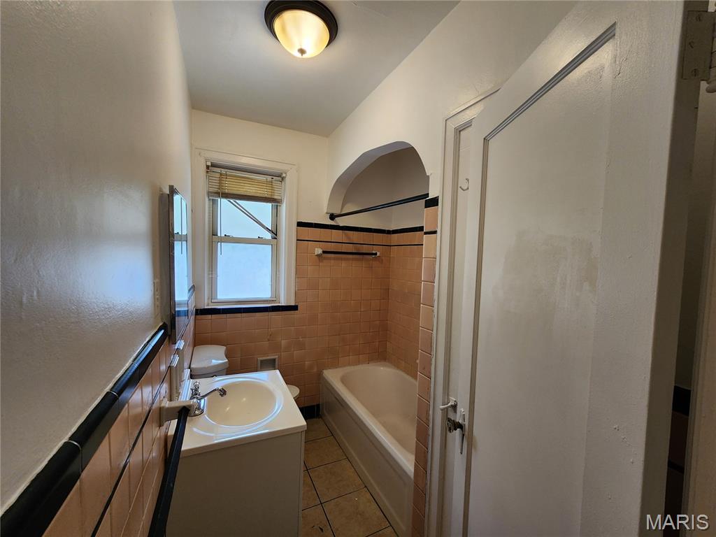 Russells Add 05 - Residential Lease