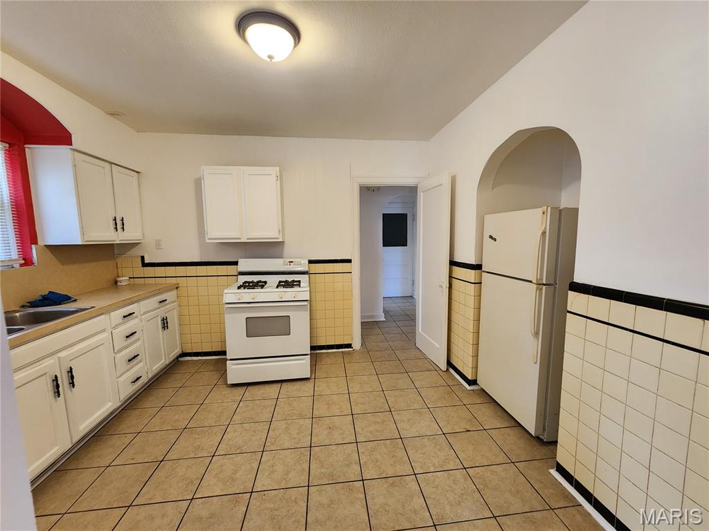 Russells Add 05 - Residential Lease