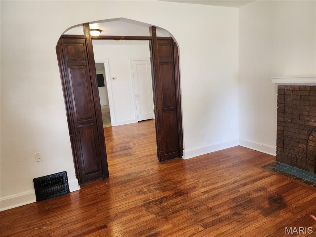 Russells Add 05 - Residential Lease