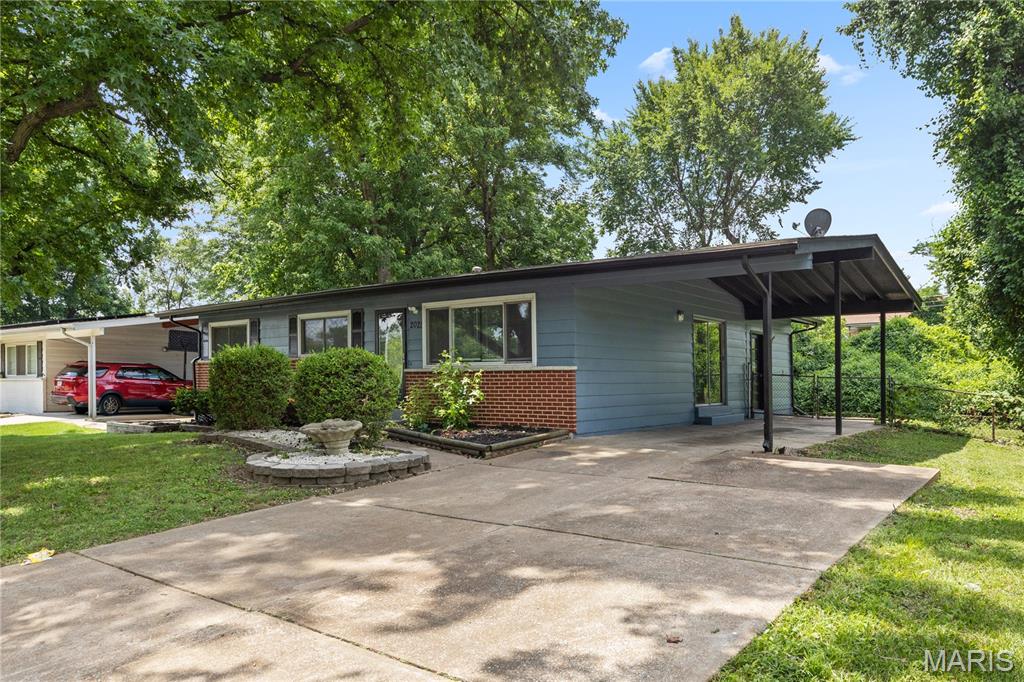 Location, location, location! Don't miss this beautifully updated 3-bedroom, 3-bath ranch in the heart of Florissant. This move-in ready home features fresh paint, brand-new flooring, and numerous updates throughout. The spacious living areas provide a warm and inviting atmosphere, while the functional layout is perfect for everyday living and entertaining.
Step outside to enjoy the oversized backyard complete with a large deck—ideal for summer BBQs, gatherings, or simply relaxing outdoors. Conveniently located near shopping, restaurants, parks, schools, and major highways, this home offers both comfort and convenience.

Whether you're a first-time homebuyer or looking to downsize without sacrificing space, this property is a must-see. Schedule your showing today!