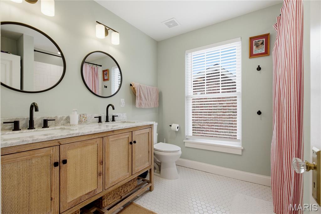 Hollywood Webster - Residential